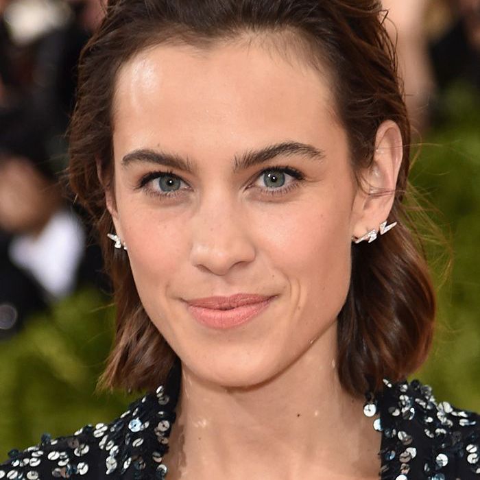 11 Alexa Chung Hairstyles We Can T Stop Thinking About